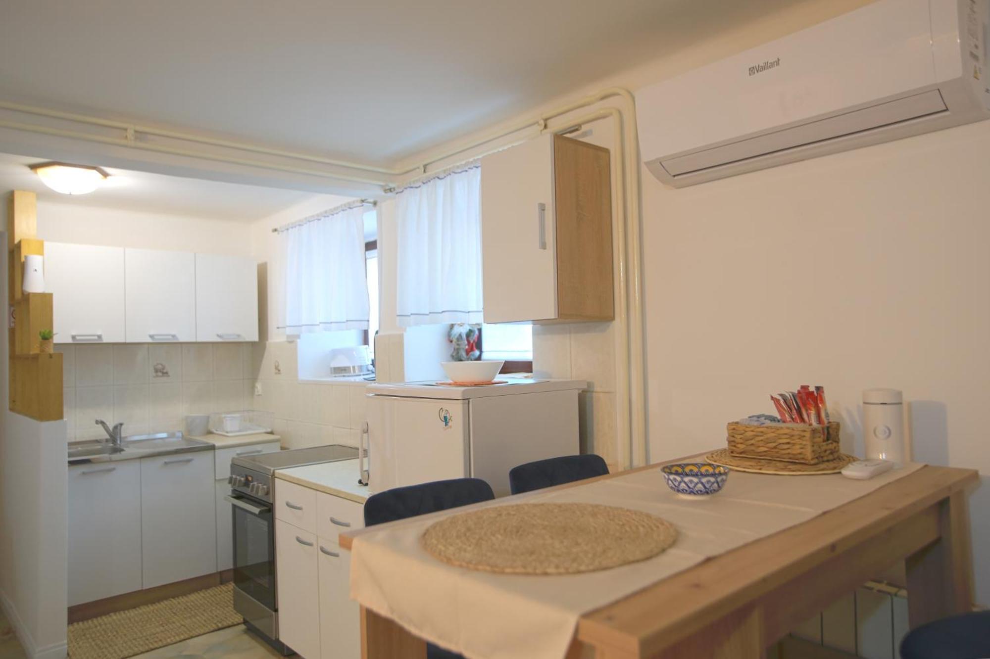 Bamboo Oasis With Terrace In The Garden And Free Parking,